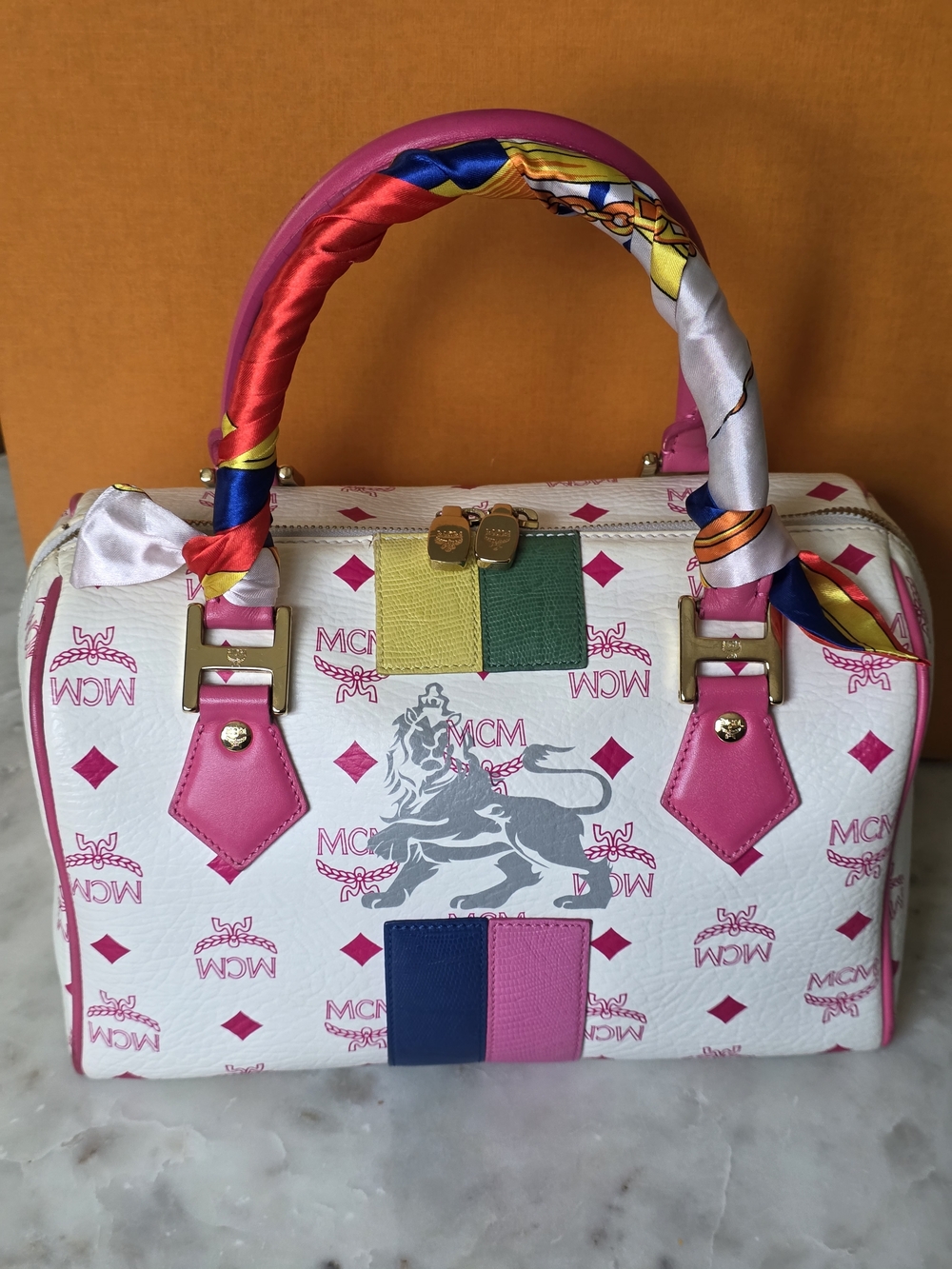 MCM Princess Lion White Satchel with Pink Handles & Trim W/ Gold Hardware - Picture 2 of 14
